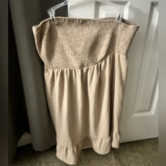 Ruffle Hem Tube Dress - Picture 3 of 3